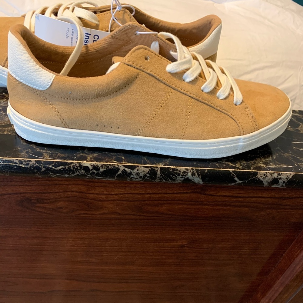 Old Navy Cushioned Insole Sneakers